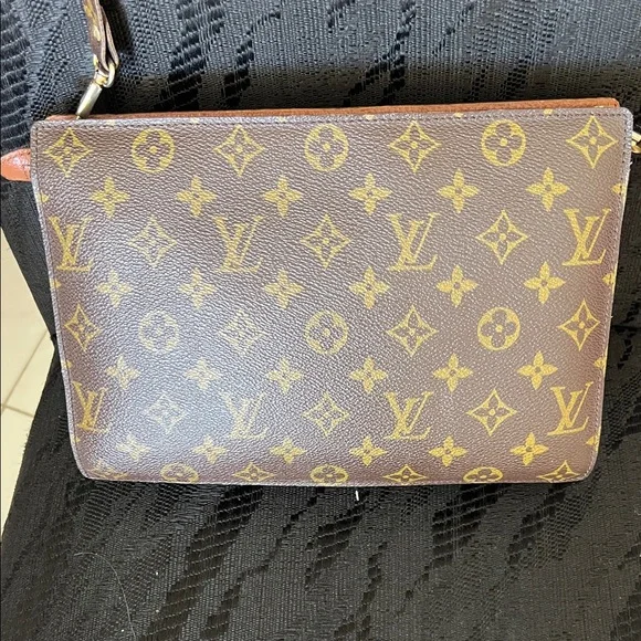 Louis Vuitton Monogram Canvas Brown and Tan Crossbody Pouch - Picture 2 of 5